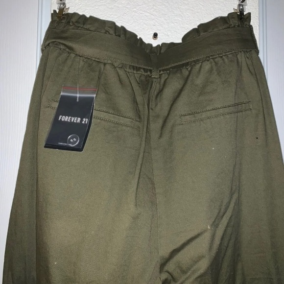 Green straight style pants forever 21 NWT - Picture 5 of 6
